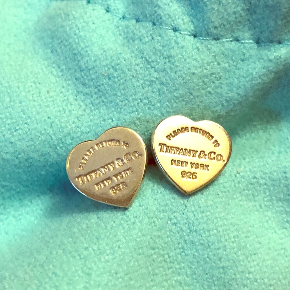 💙💙 Tiffany&Co Mini Heart Tag Earrings 💙💙